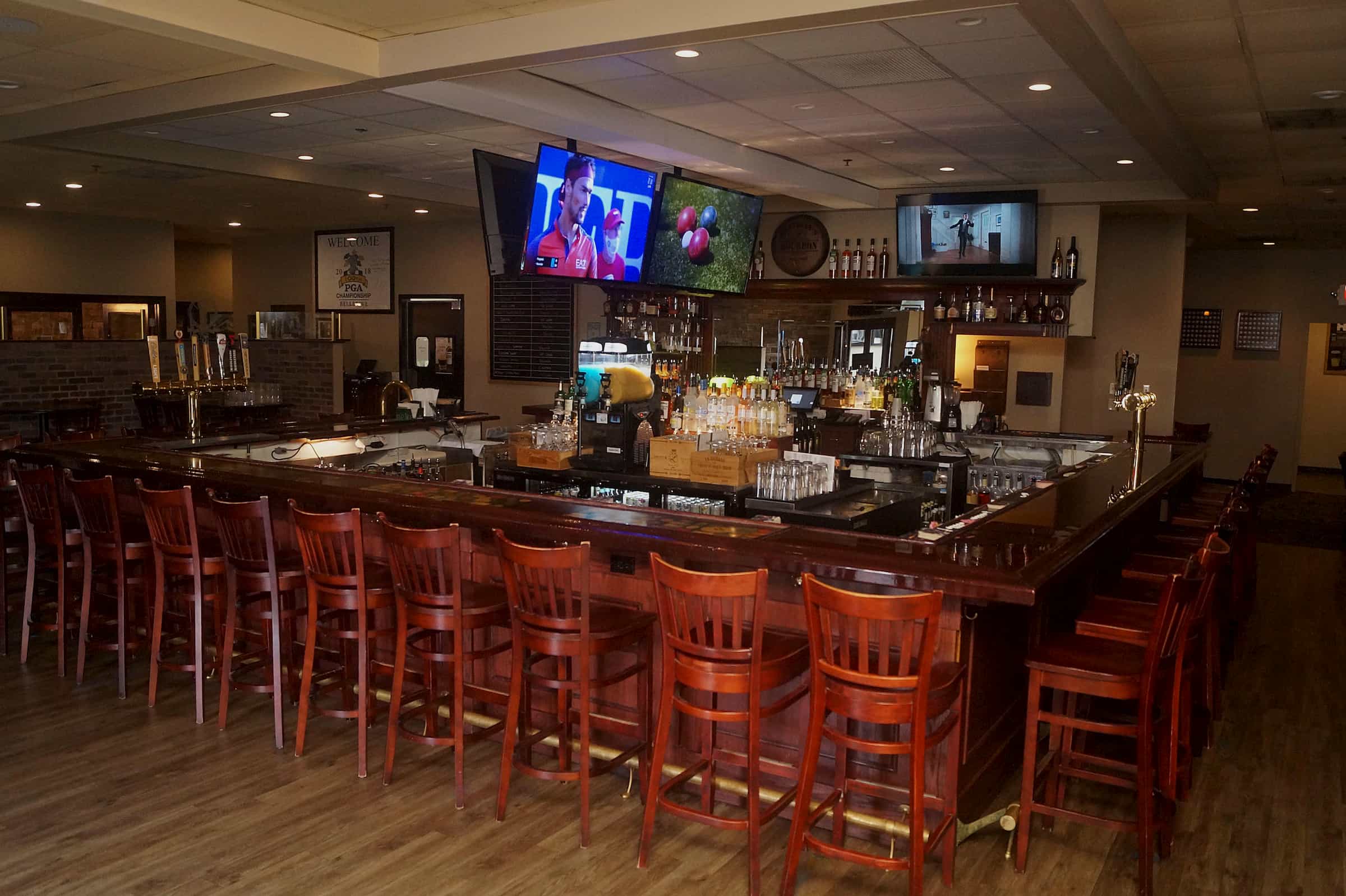The bar at Mulligan's Grill in Ellisville